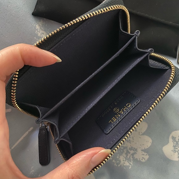 NEW Chanel Zipped Coin Purse - Picture 5 of 15